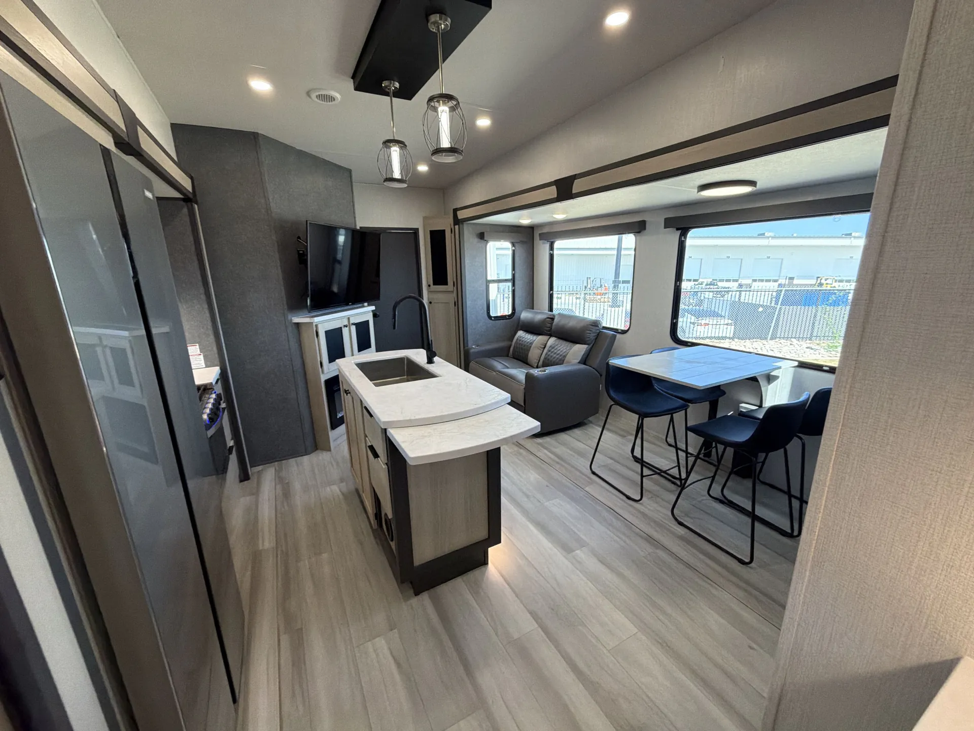 2025 Forest River Wildcat 37BEST — living area main