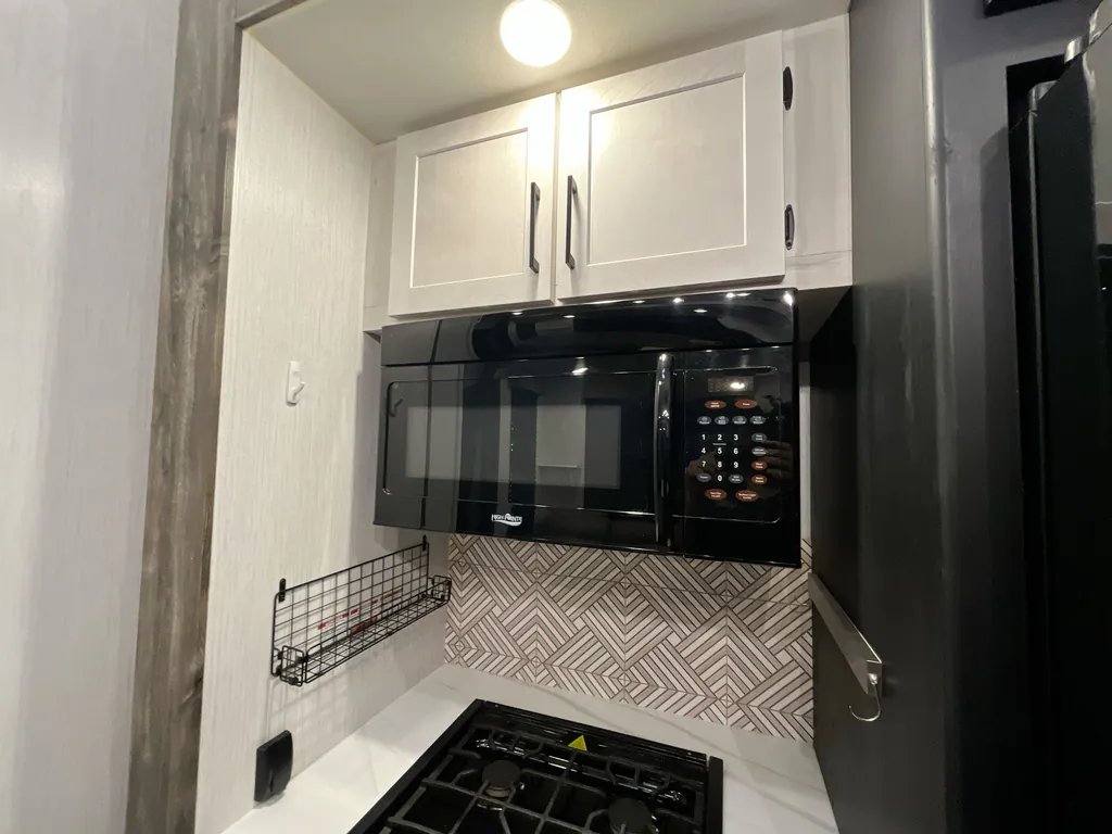 2023 Heartland Gravity 3950, Photos photo 11
