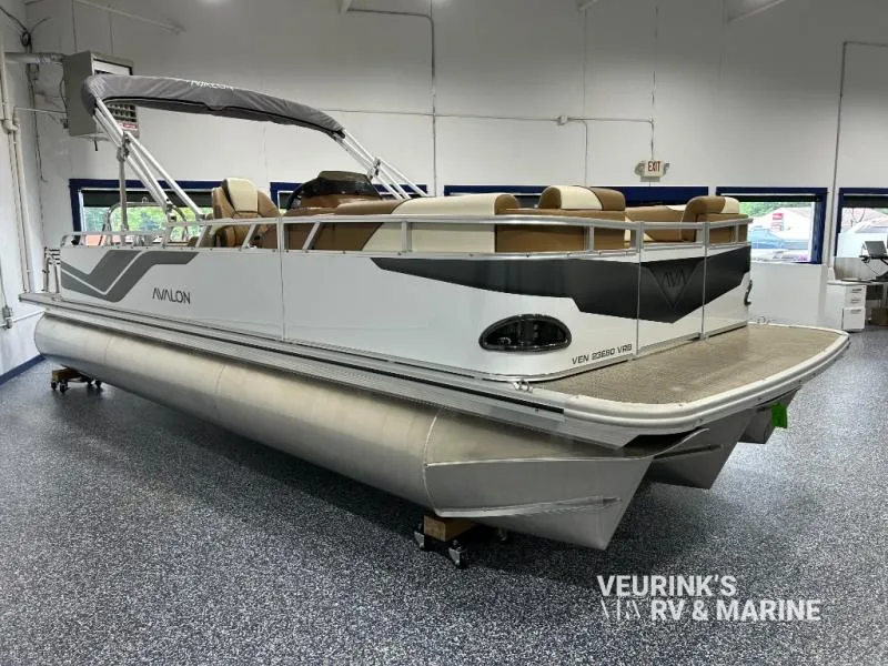 2026 Avalon Avalon Venture 23E80 VRB - Tritoon - Honda 150hp - Main photo