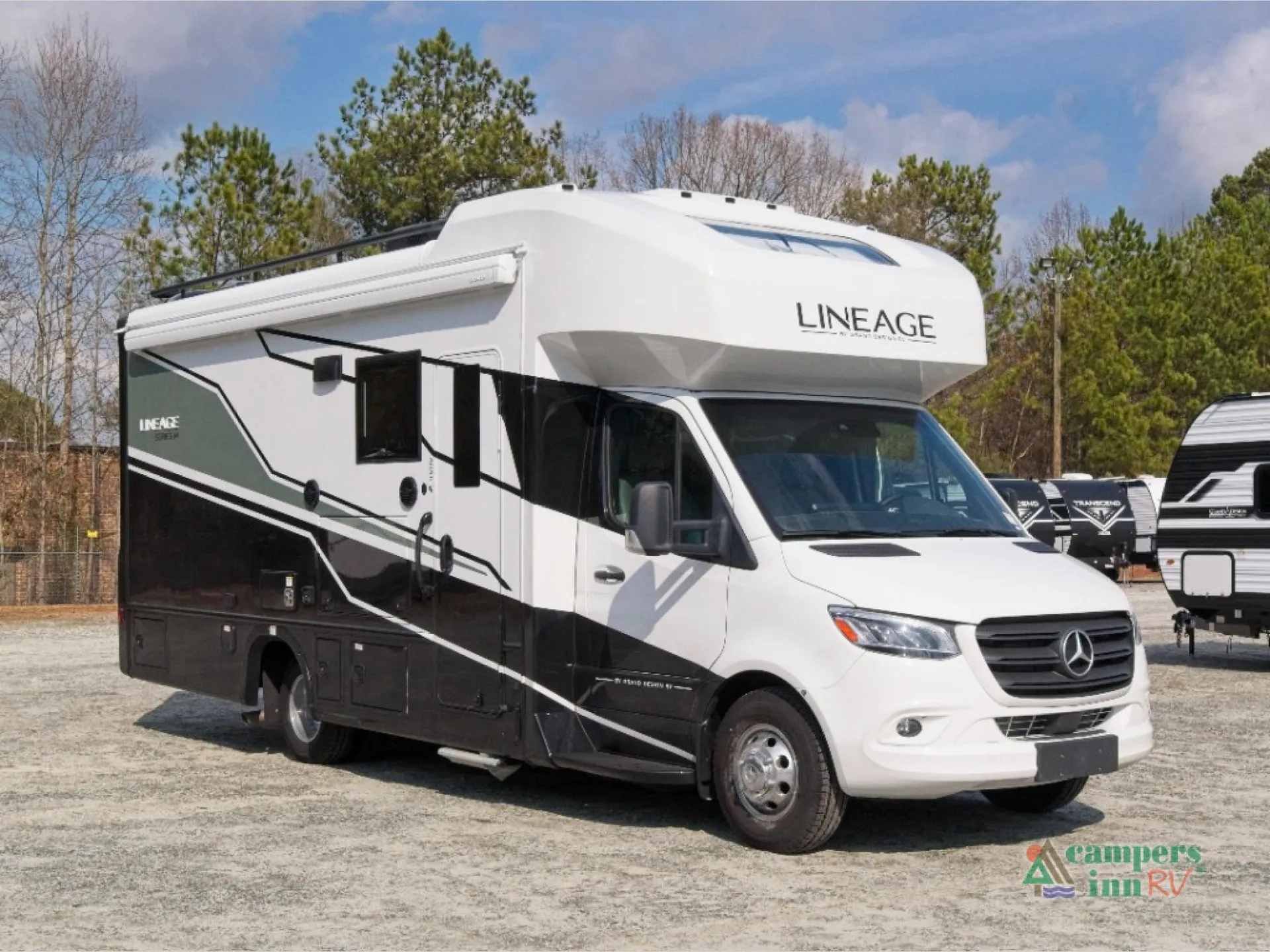 2025 Grand Design Lineage Series M 25FW - Photo 2