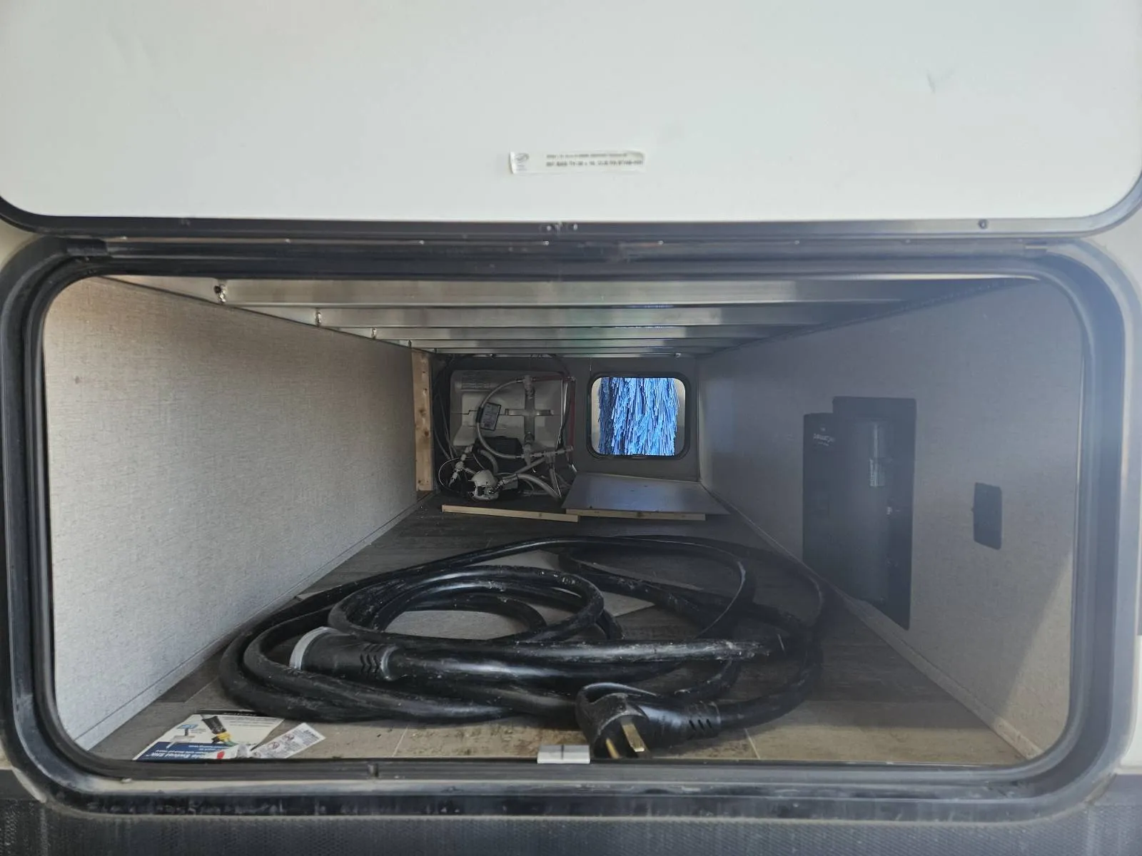2019 Dutchmen Atlas 3302RL - Photo 3