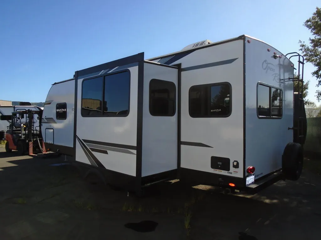 2023 Highland Ridge RV Ultra Lite 242RL - Photo 3