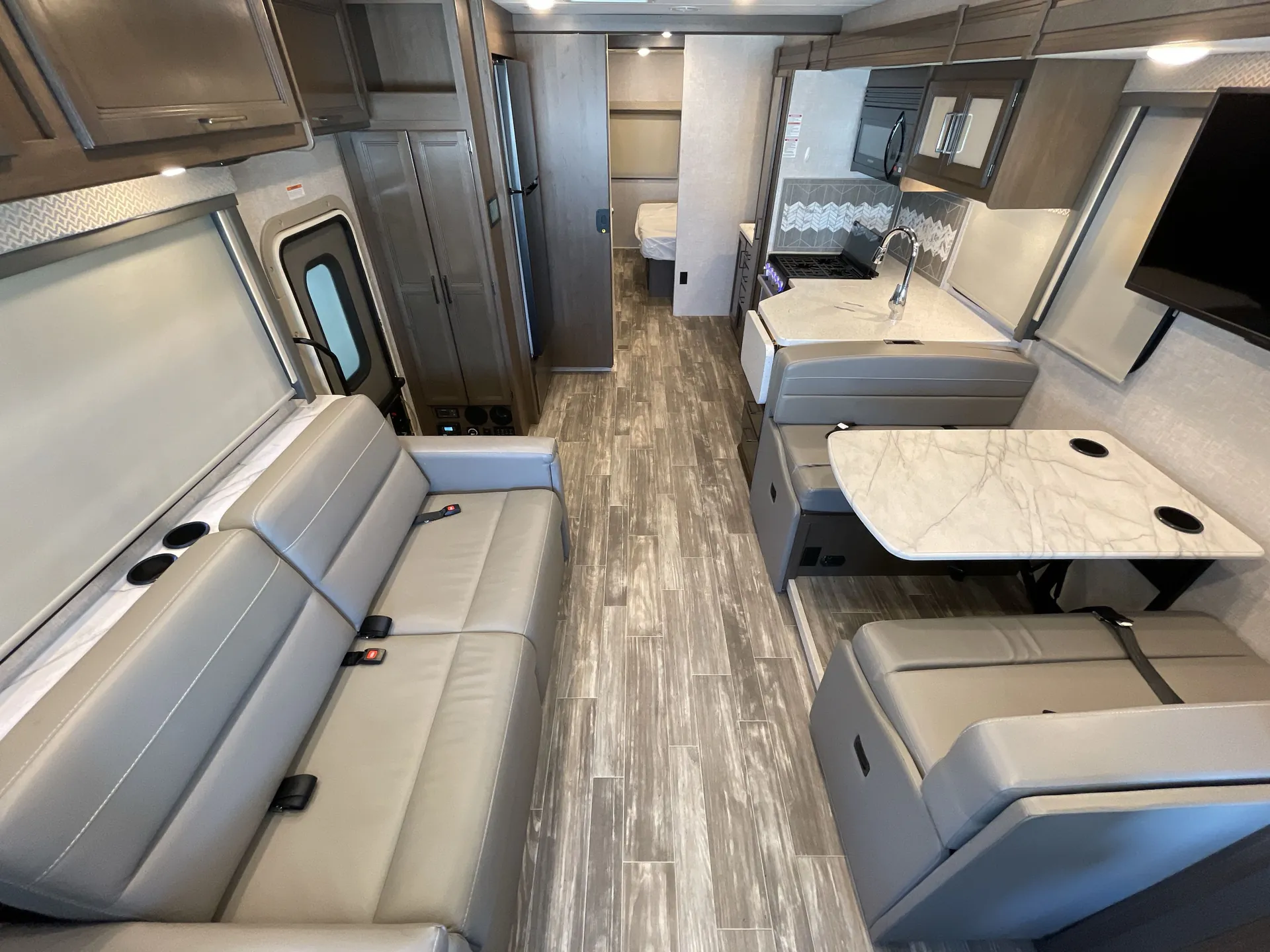2022 Thor Motor Coach Hurricane 31C — living area main