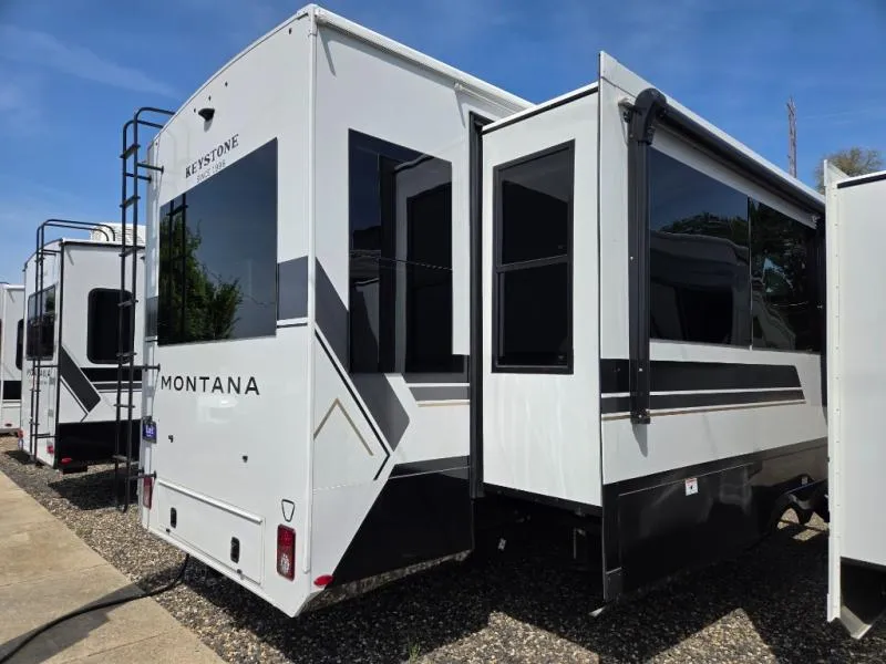 2026 Keystone Montana 3100RL - Photo 3