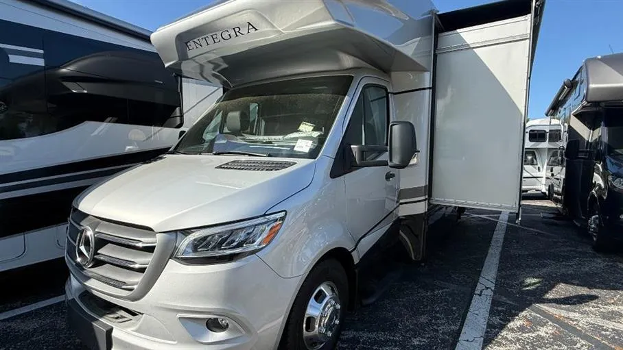 2026 Entegra Coach Qwest 25R - Photo 4