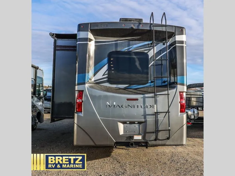 2023 Thor Motor Coach Magnitude RS36 - Photo 3