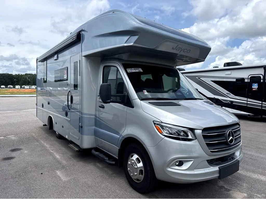 2027 Jayco Melbourne Prestige 25LP - Photo 2
