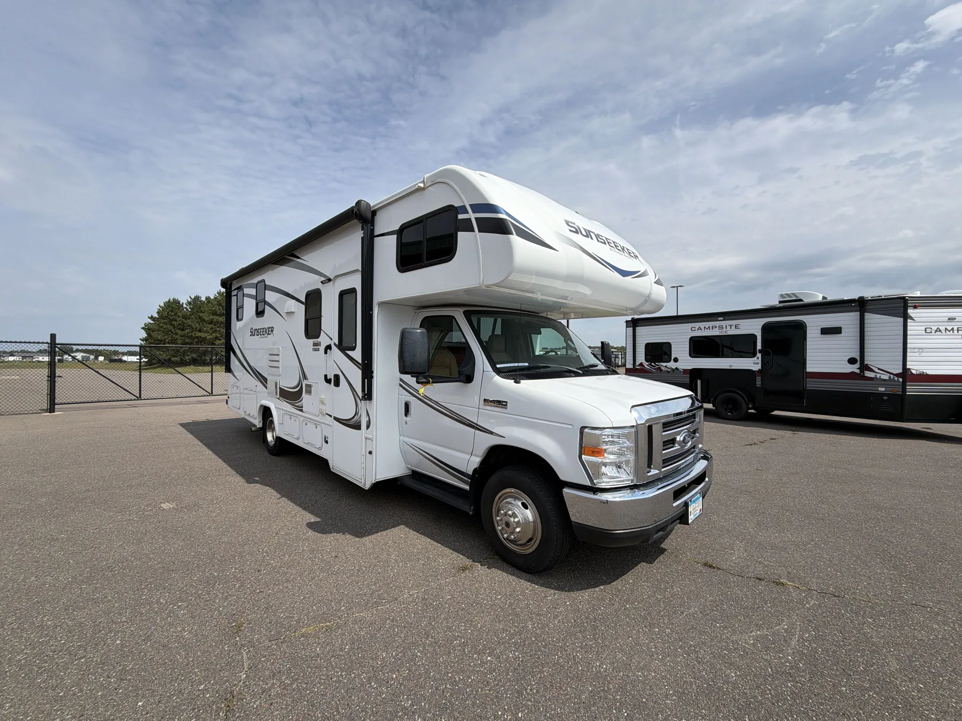 2018 Forest River Sunseeker 2420MS - Photo 2