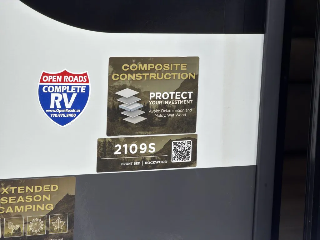 2027 Forest River Rockwood Mini Lite 2109S — Photo 7