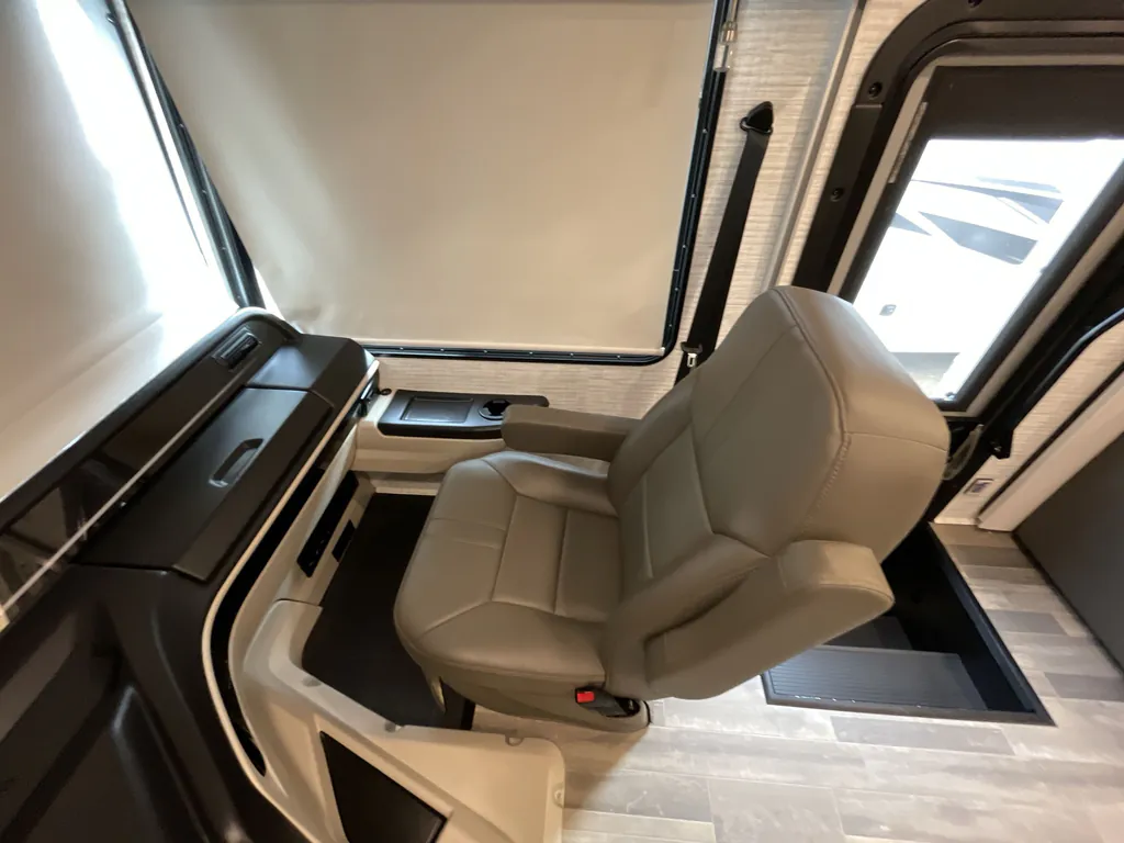 2025 Entegra Coach Vision XL 36C, Photos photo 34