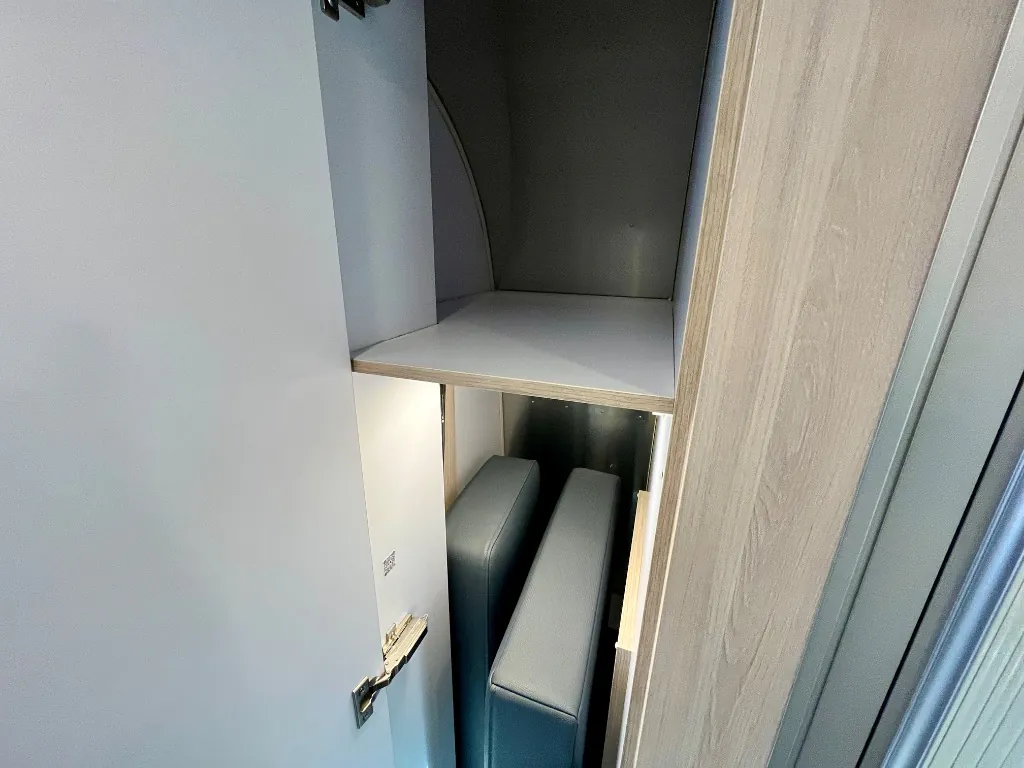 2024 Airstream Globetrotter 25FB Twin - Photo 3