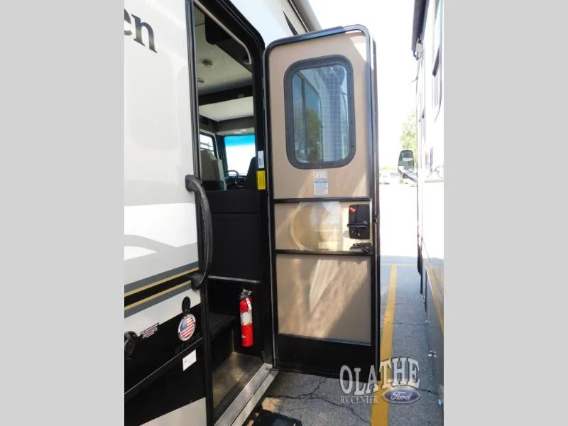 2024 Coachmen Pursuit 27XPS - Photo 3