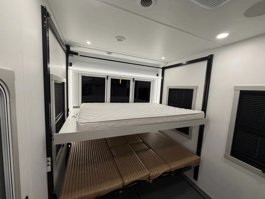 2026 Brinkley Model G 3970, Photos photo 33