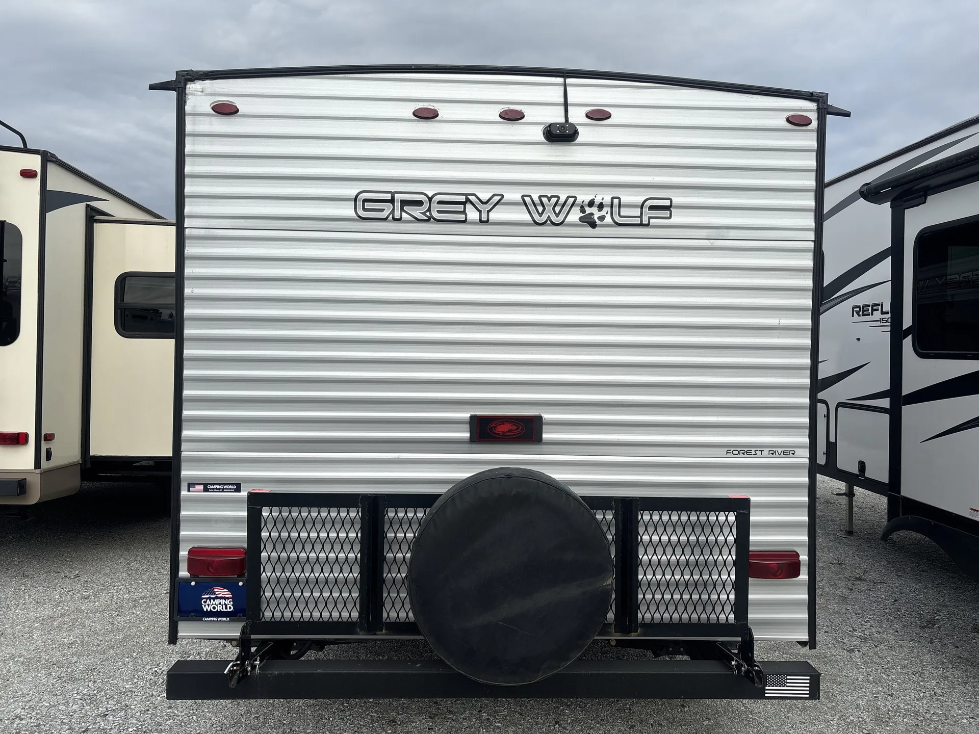 2022 Forest River Cherokee Grey Wolf 26DJSE — backside
