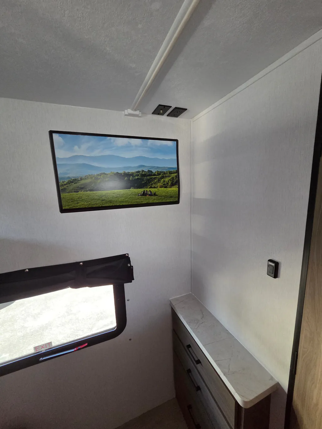 2026 Coachmen Freedom Express Select 30SE, Photos photo 42