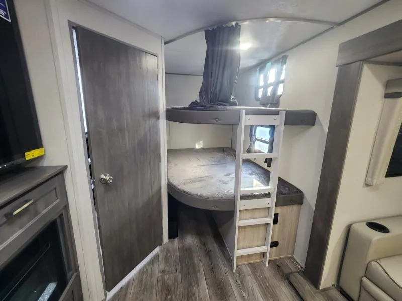 2026 Coachmen Catalina Legacy Edition 273DBHCK, Photos photo 27