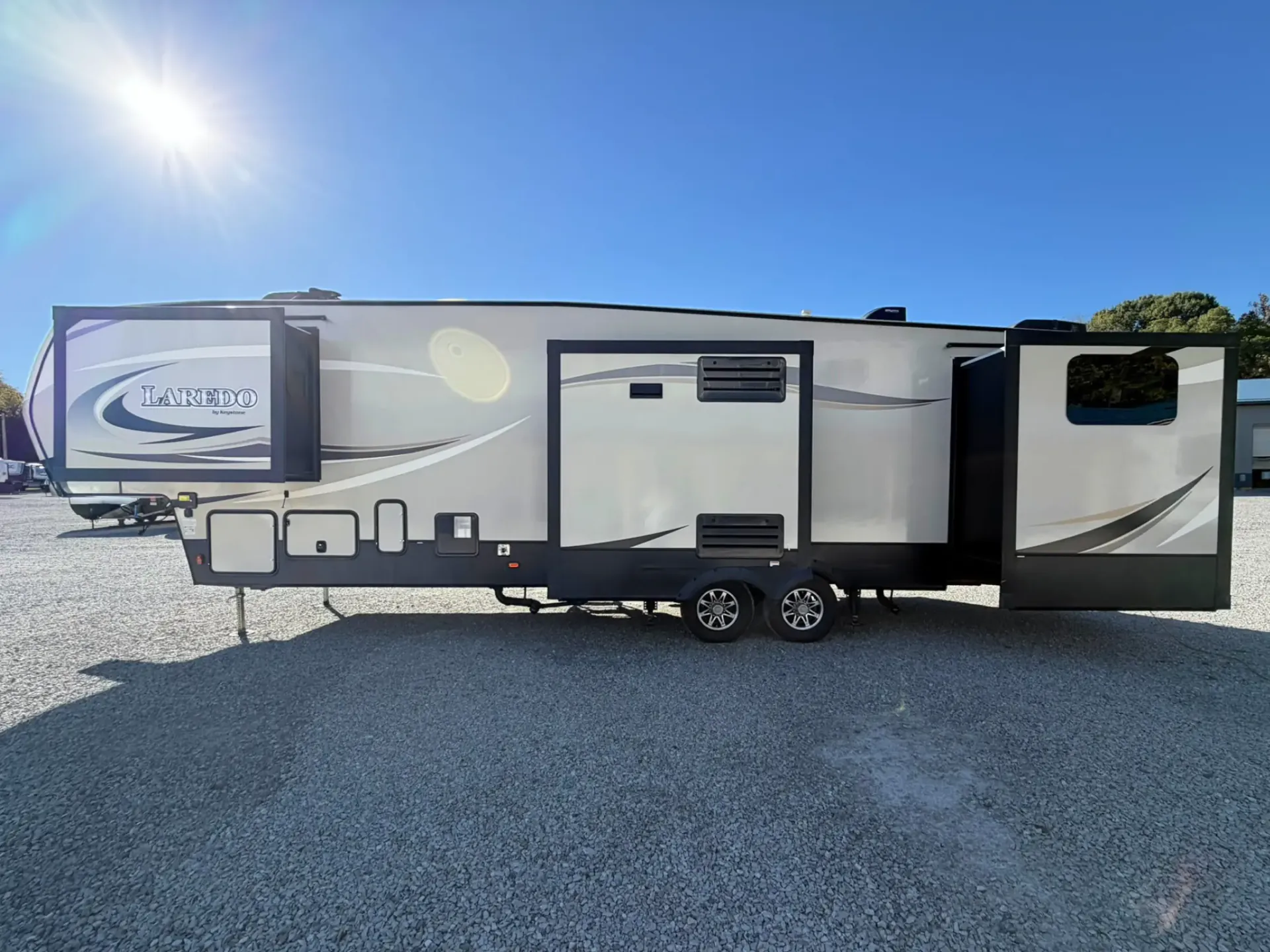 2018 Keystone Laredo 367BH - Photo 4