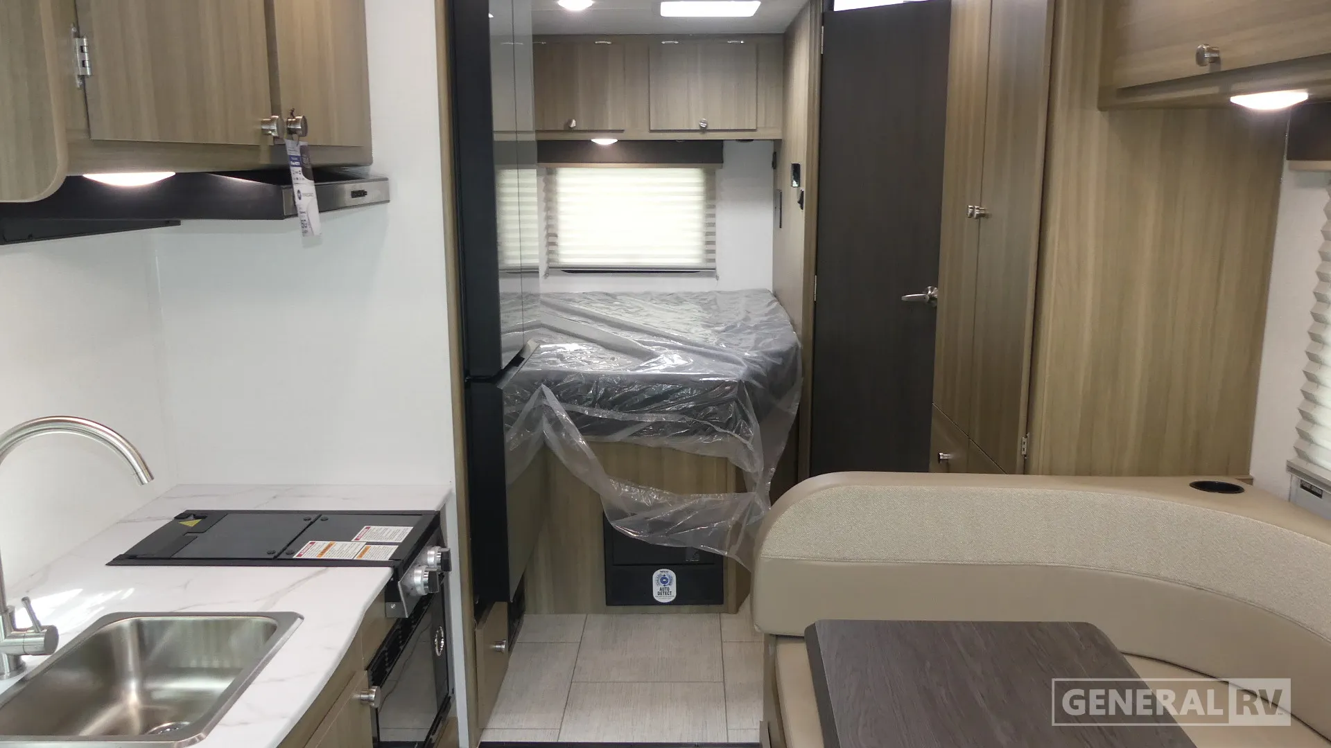 2027 Coachmen Freelander 21QSS - Photo 3