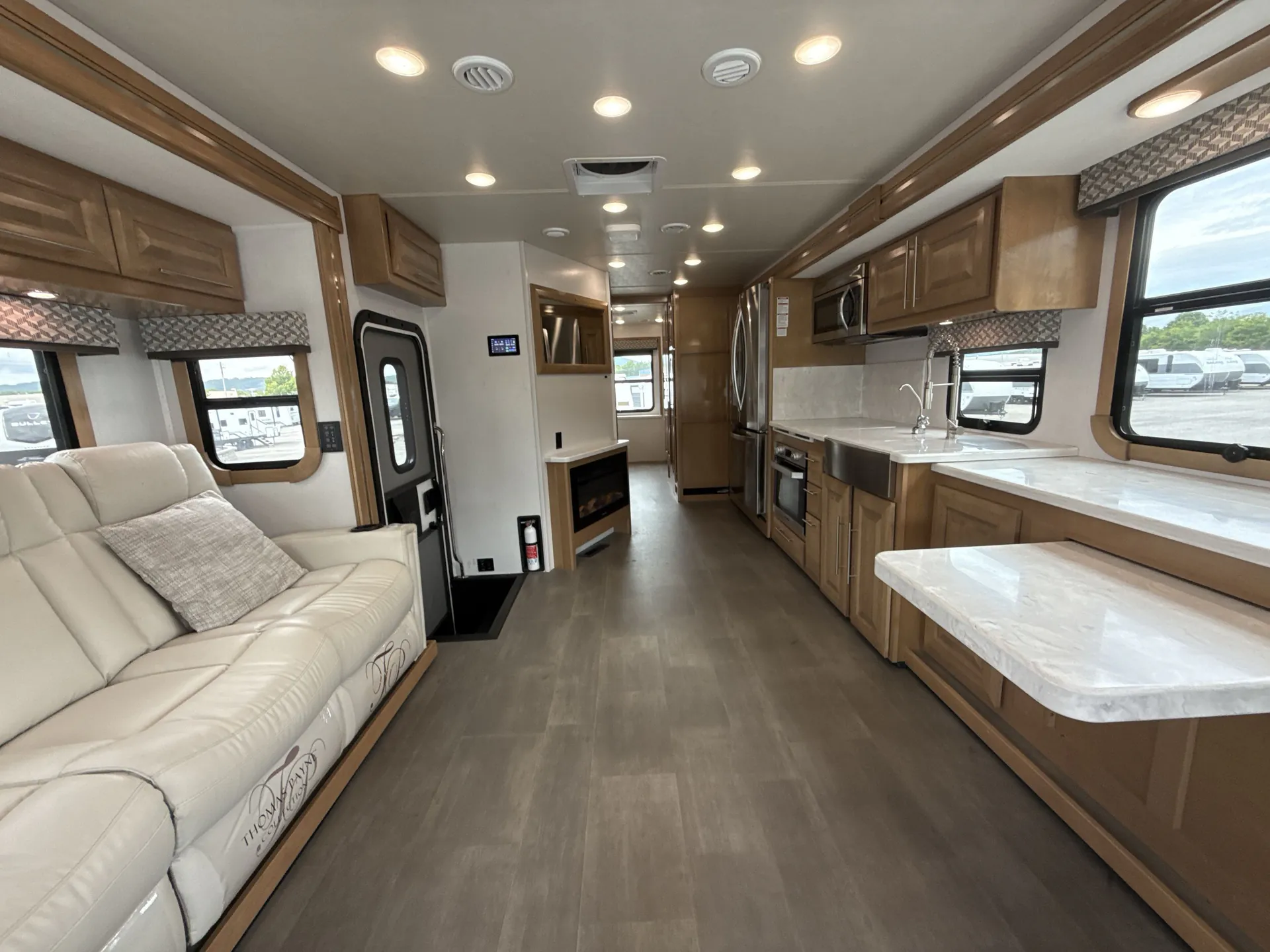 2023 Forest River Georgetown 7 Series GT7 32J7 - Photo 4