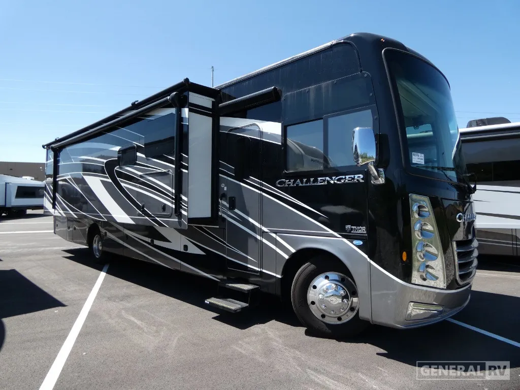 2023 Thor Motor Coach Challenger 37FH - Photo 2