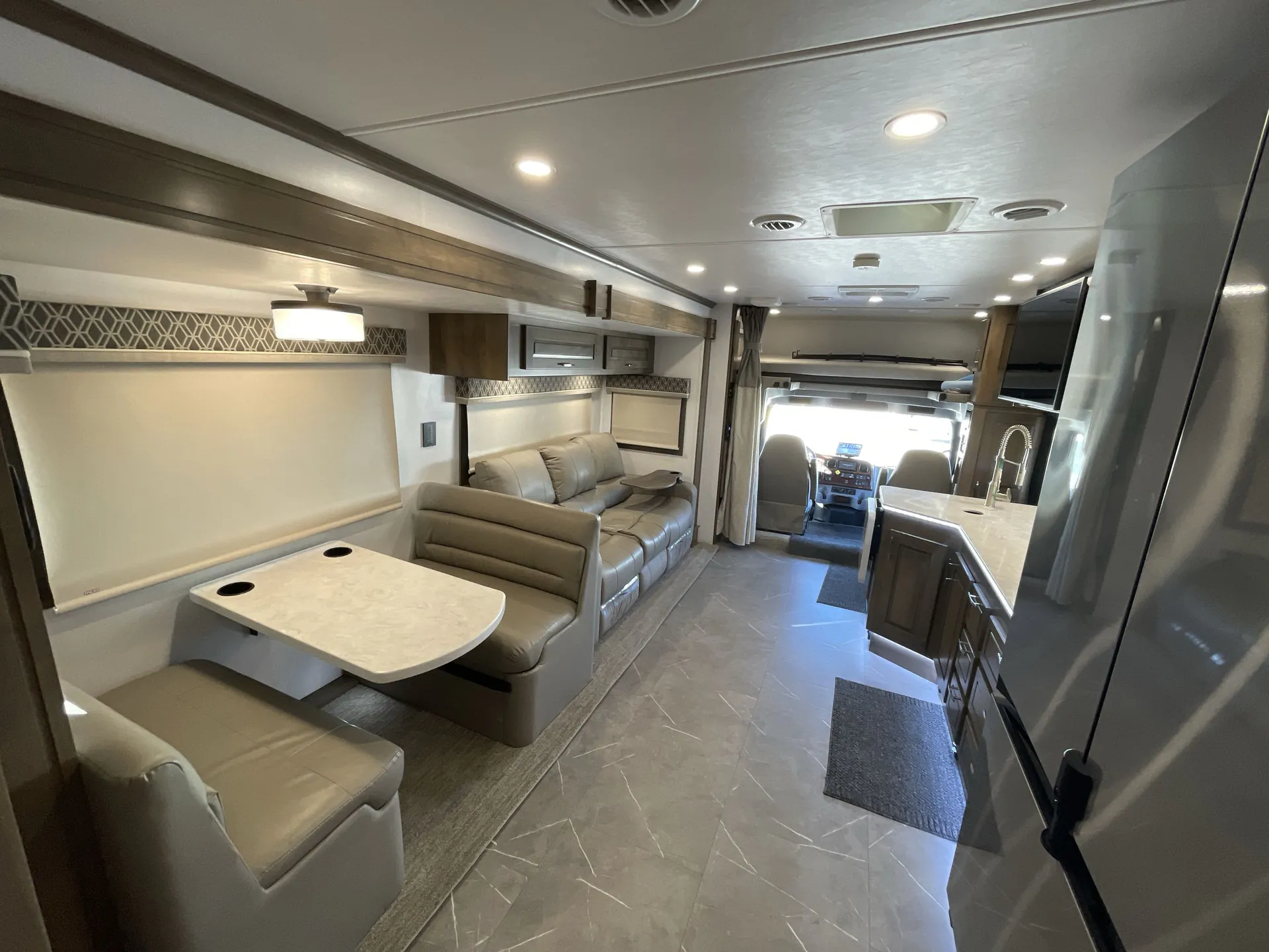 2023 Dynamax Corp DynaQuest XL 3400KD — living area main