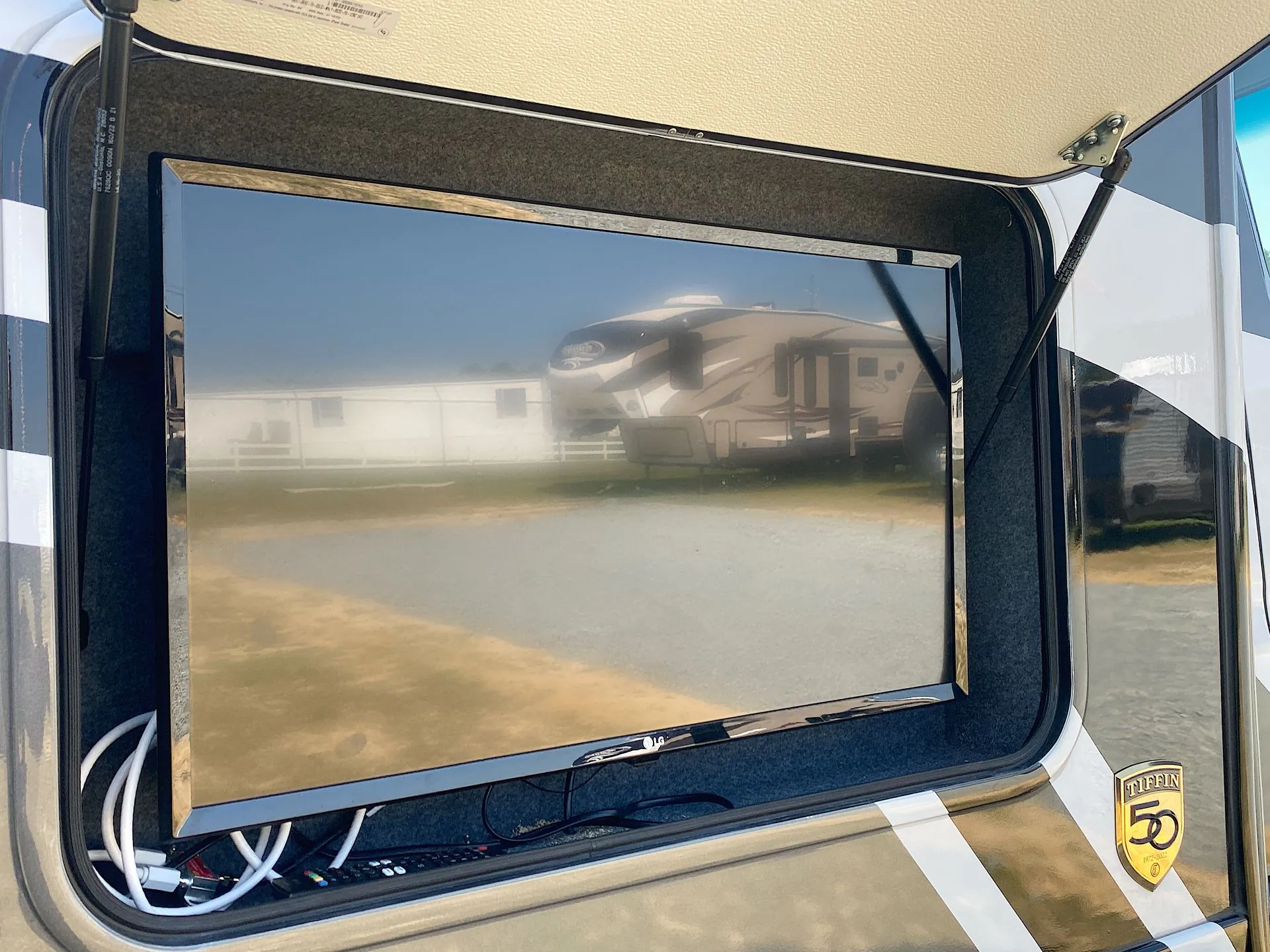 2023 Tiffin Wayfarer 25 JW dealer photo 2 from Blue Compass RV