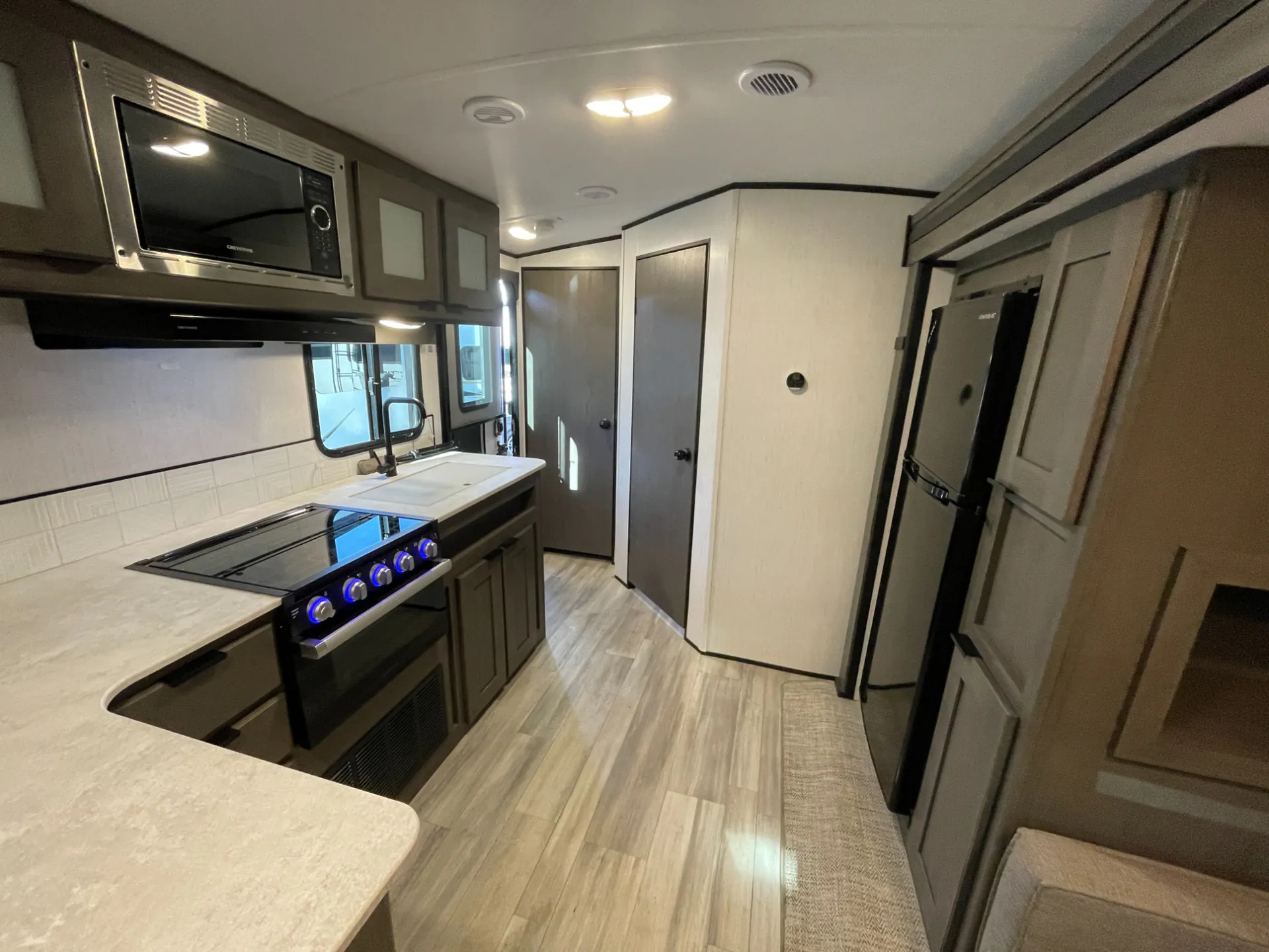 2022 Cruiser RV MPG 2100RB - Photo 3