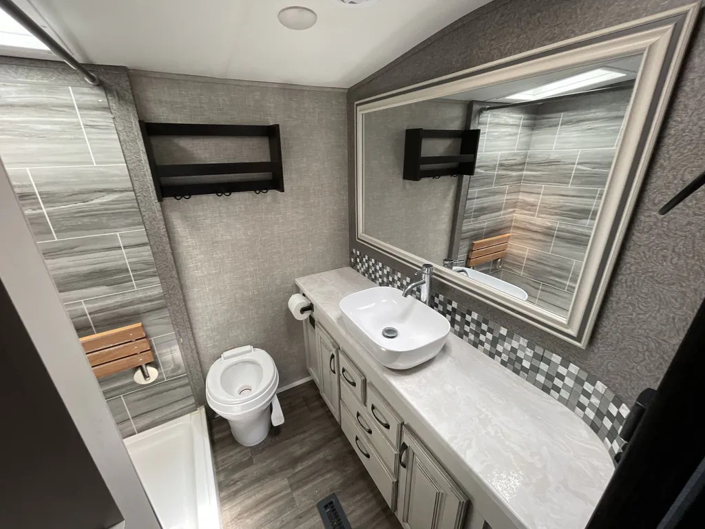 2022 Jayco North Point 380RKGS, Photos photo 19