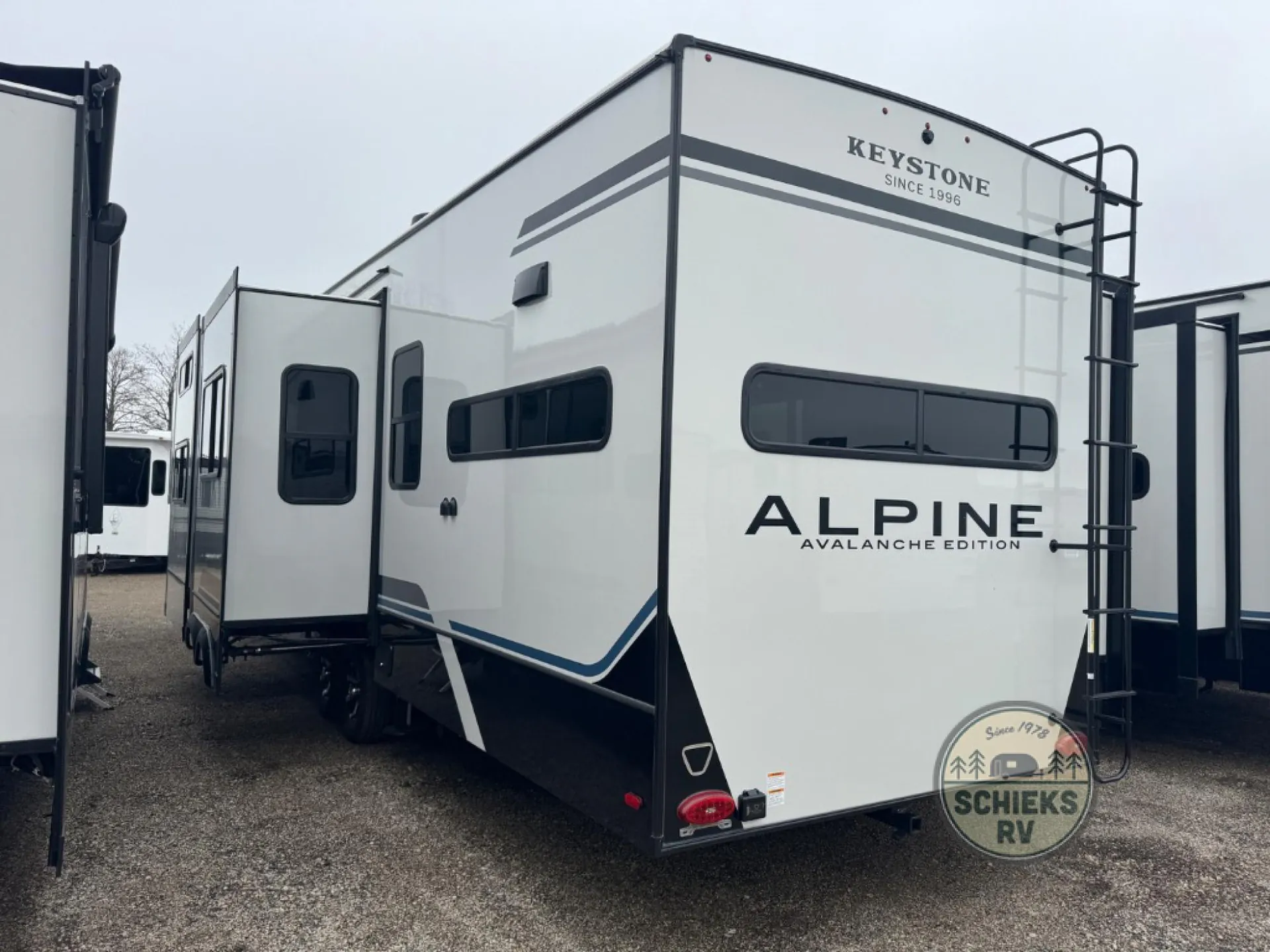 2026 Keystone Avalanche 379MB - Photo 4