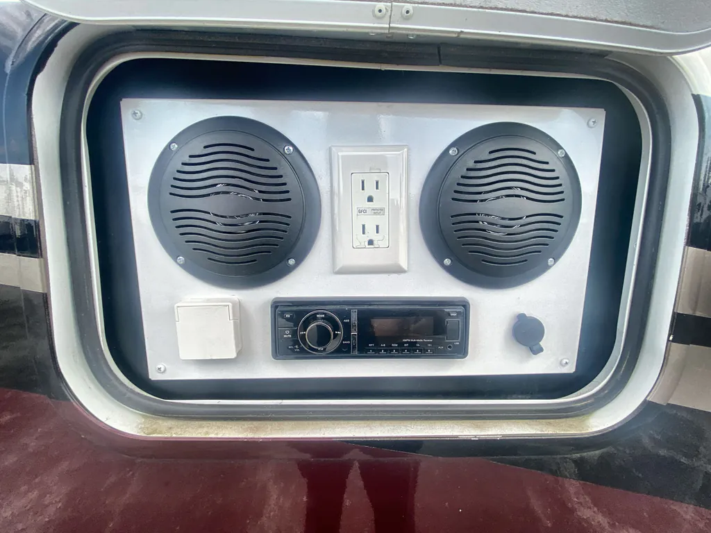 2015 Fleetwood Flair 26D, Photos photo 23