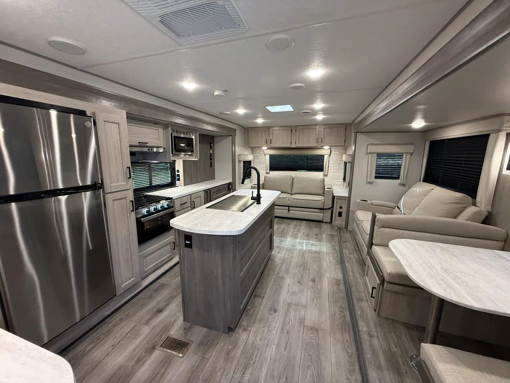 2024 Coachmen Catalina Legacy Edition 283FEDS, Photos photo 9