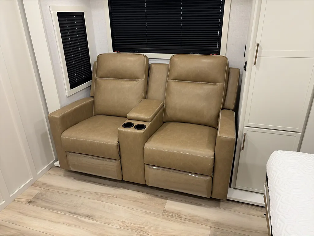 2026 Brinkley Model Ix 20X, Photos photo 9
