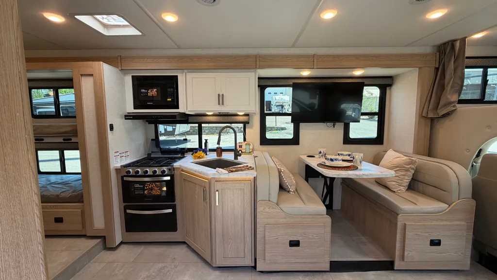 2026 Thor Motor Coach Freedom Elite 31FE, Photos photo 7