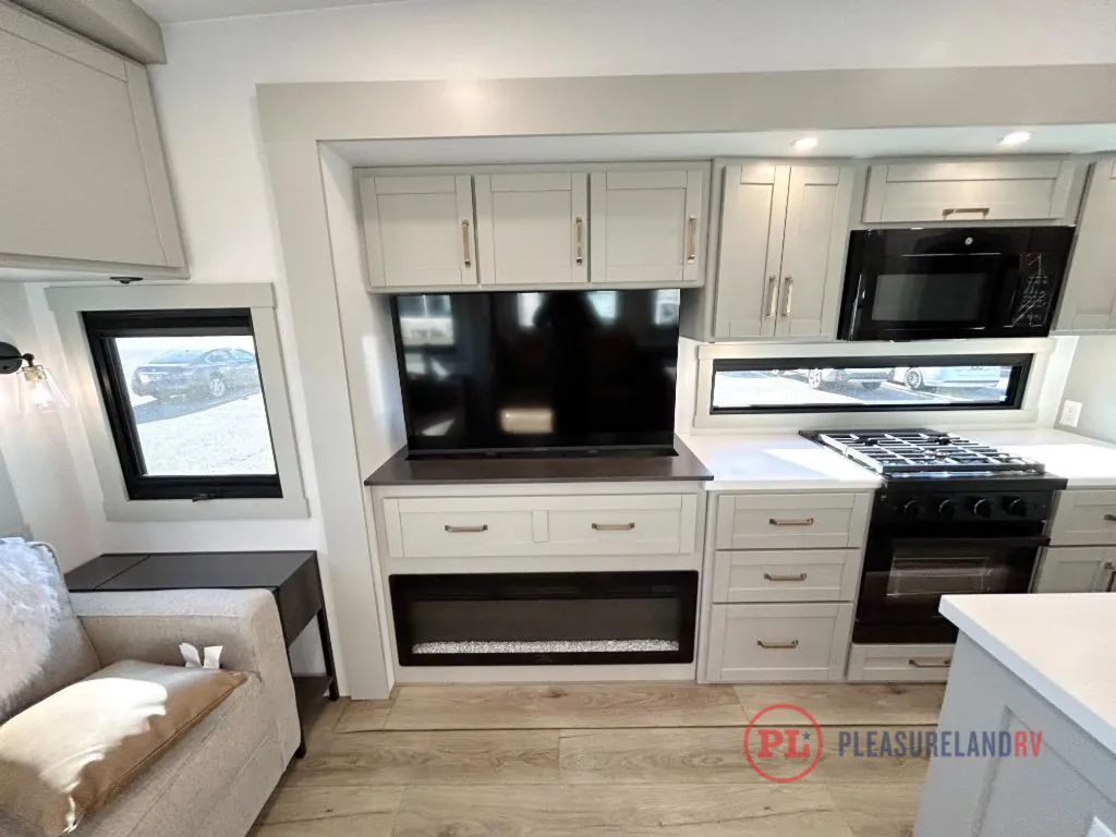 2026 Brinkley Model Z 3600, Photos photo 11