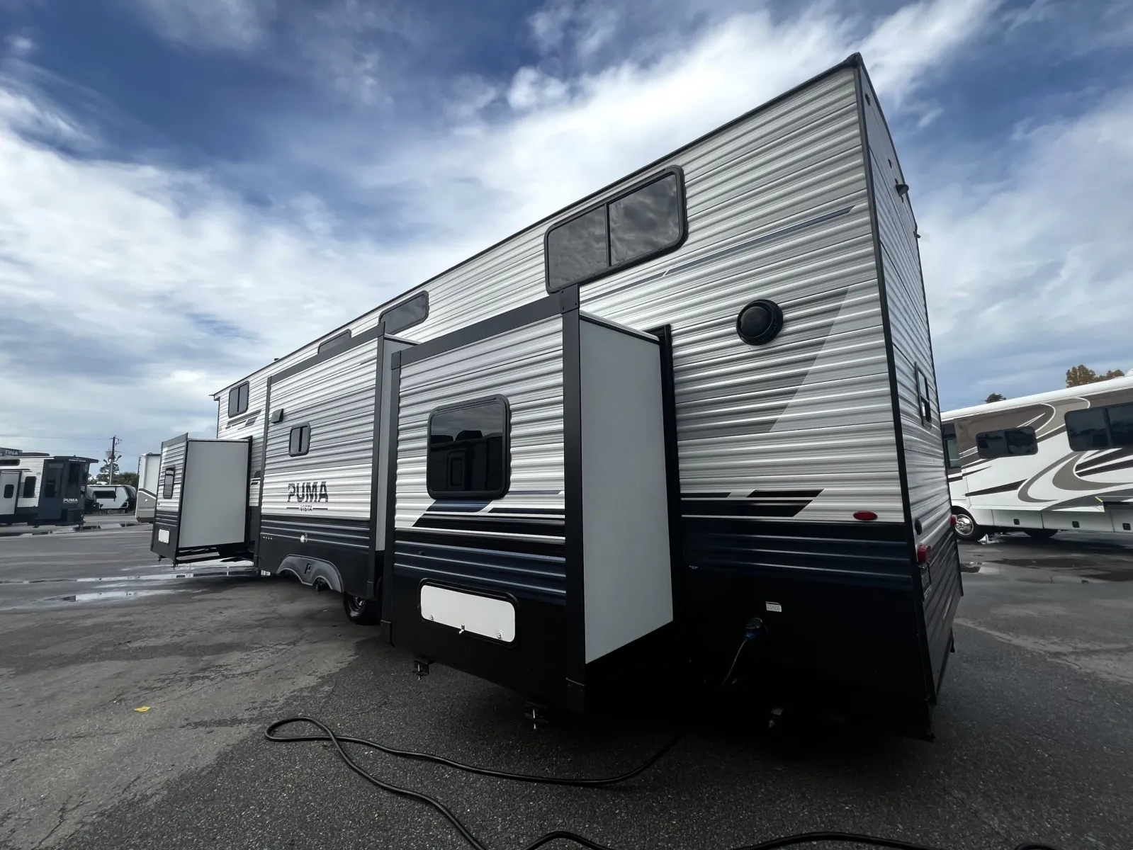 2027 Palomino Puma 421LFT - Photo 4