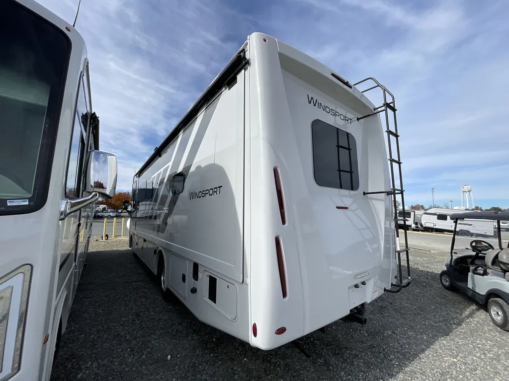 2026 Thor Motor Coach Windsport 29L, Photos photo 2