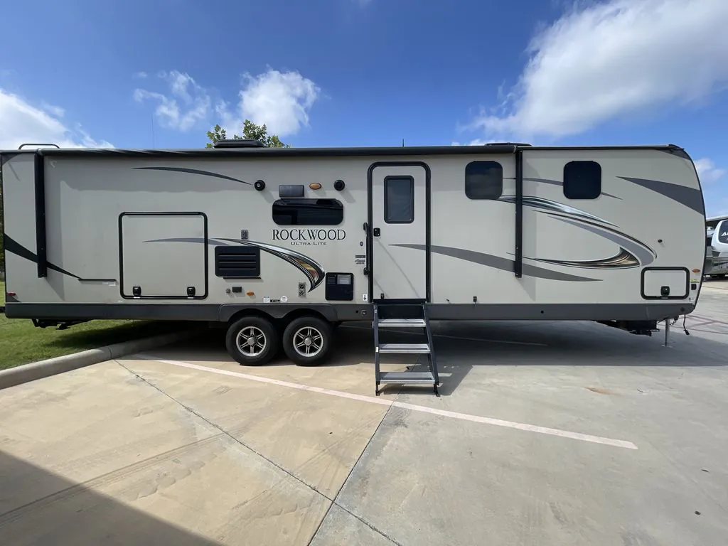 2019 Forest River Rockwood Ultra Lite 2912BS — Photo 7