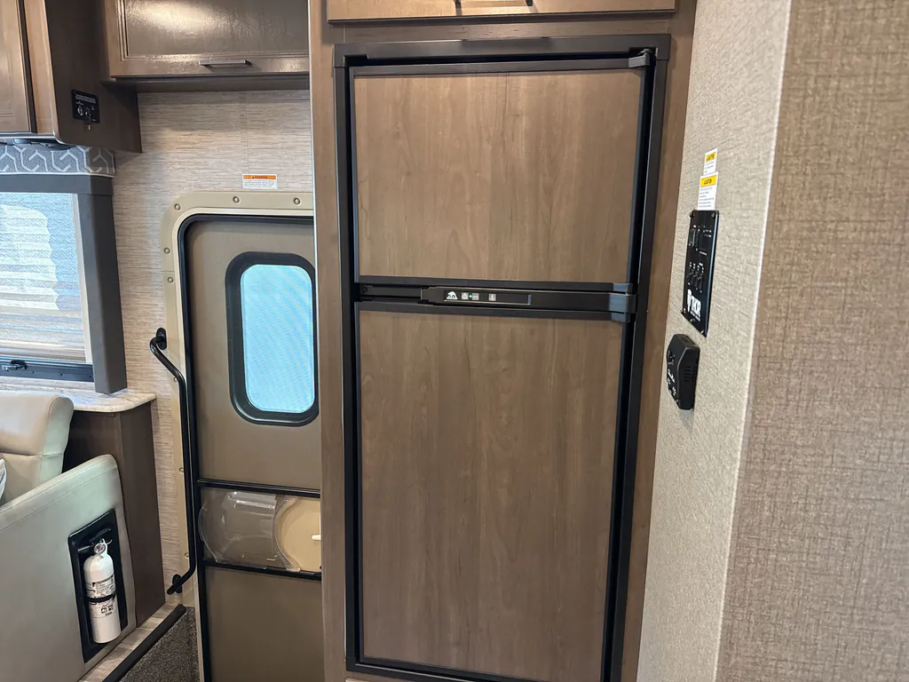 2021 Thor Motor Coach Freedom Traveler A32, Photos photo 8