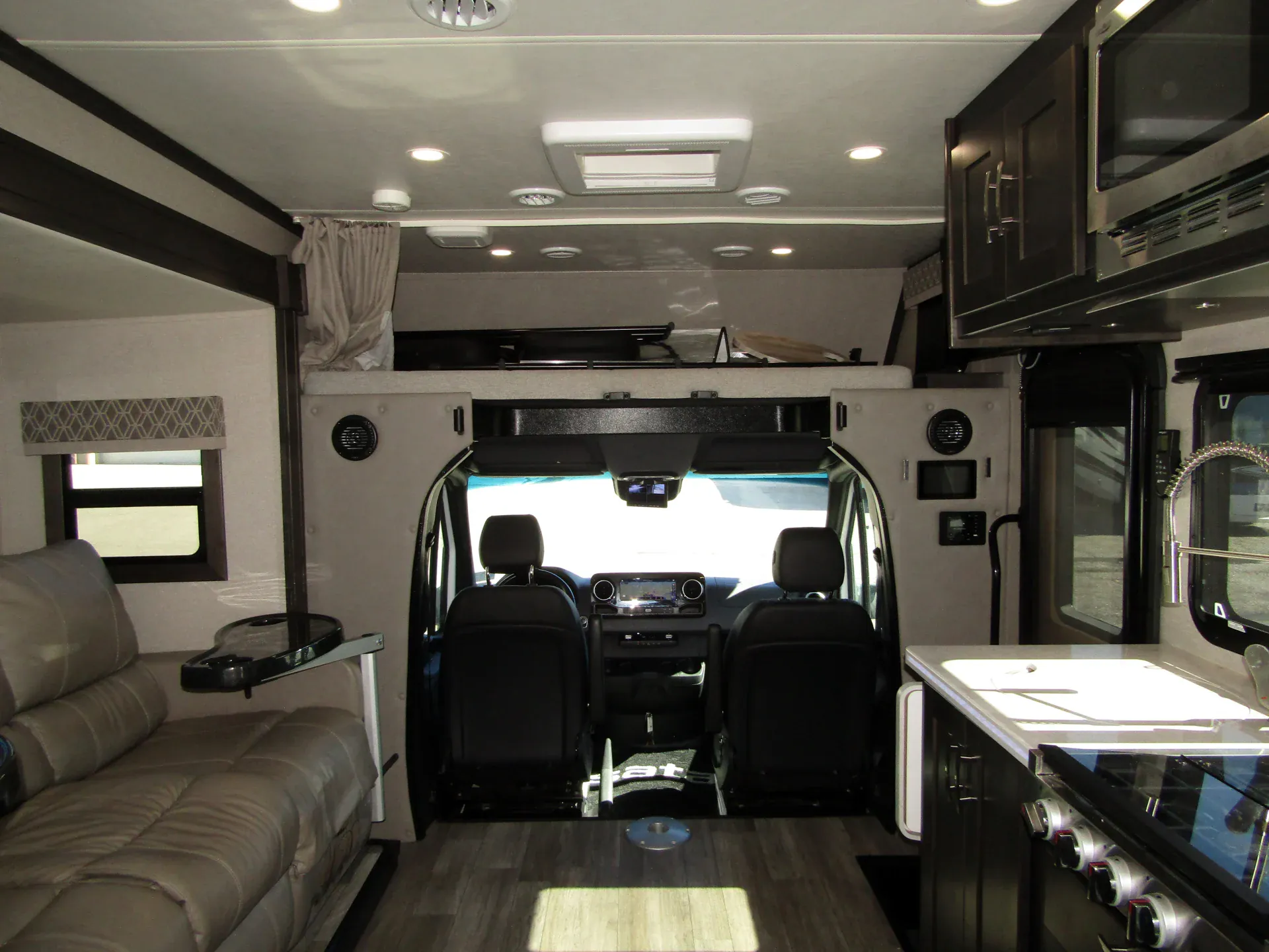 2022 Dynamax Corp Isata 3 Series 24FW - Photo 4