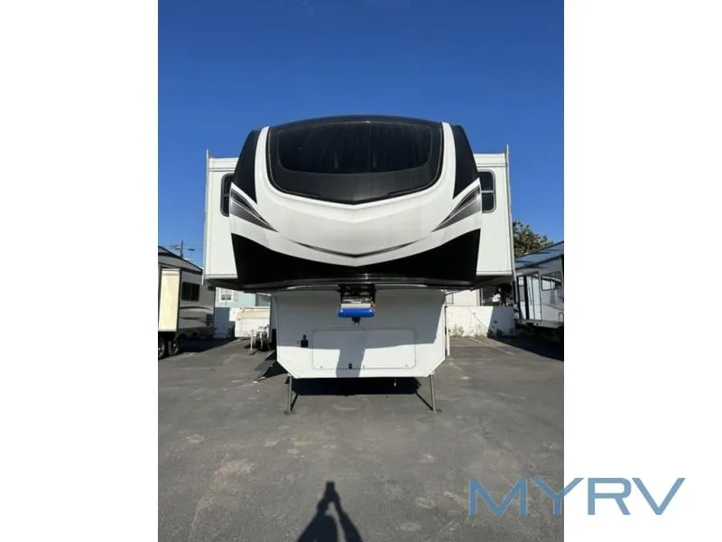 2023 Grand Design Solitude 380FL - Photo 3