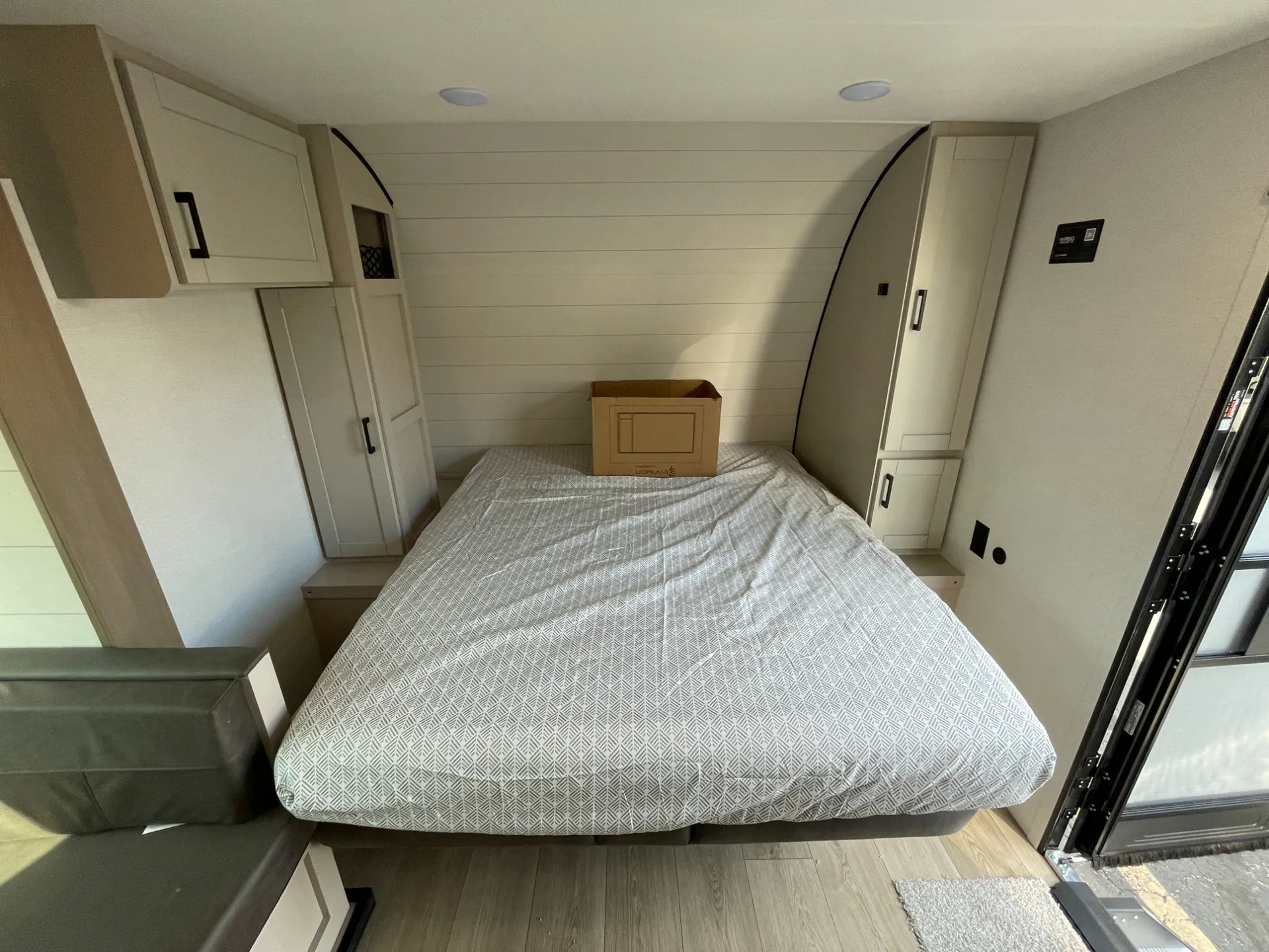2027 Jayco Jay Flight 197MB - Photo 2