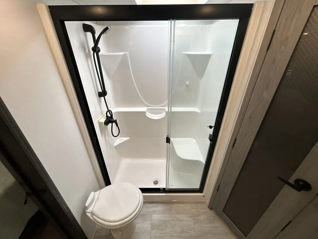 2023 Keystone Montana 3901RK, Photos photo 18