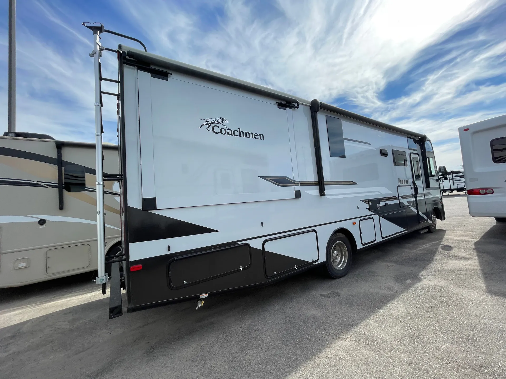 2024 Coachmen Pursuit 31ES - Photo 3