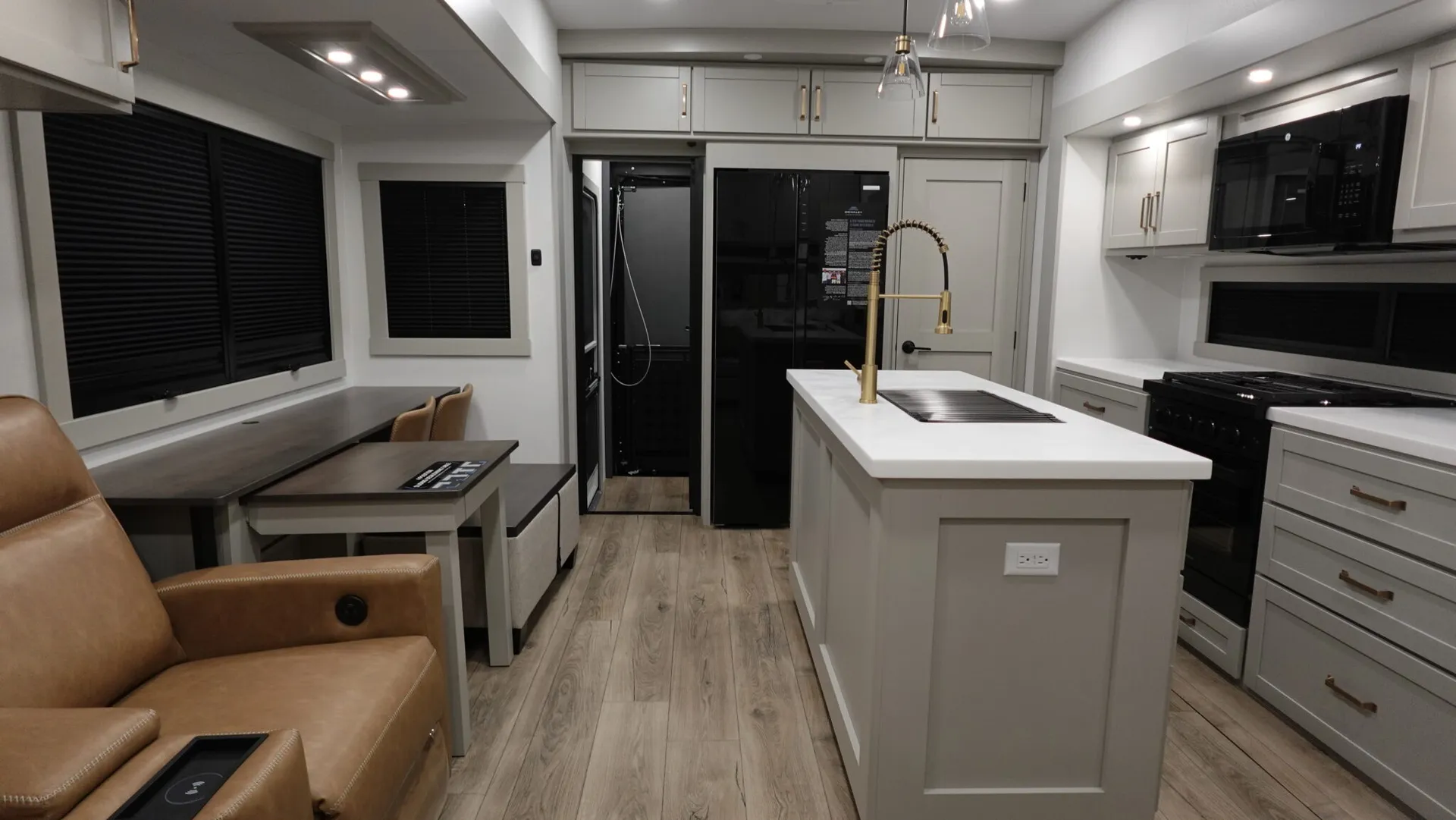 2026 Brinkley Model Z 3420 - Photo 3