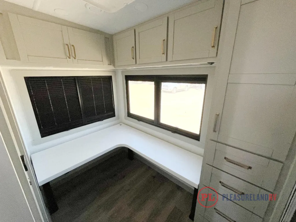 2026 Brinkley Model Z 3515, Photos photo 11