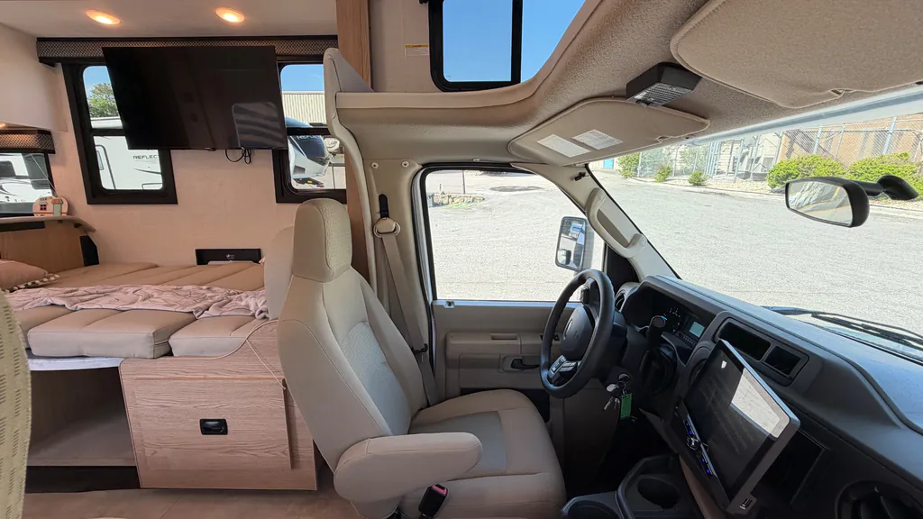 2026 Thor Motor Coach Freedom Elite 31FE, Photos photo 31