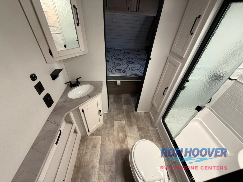 2025 Palomino Puma 337BH, Photos photo 13