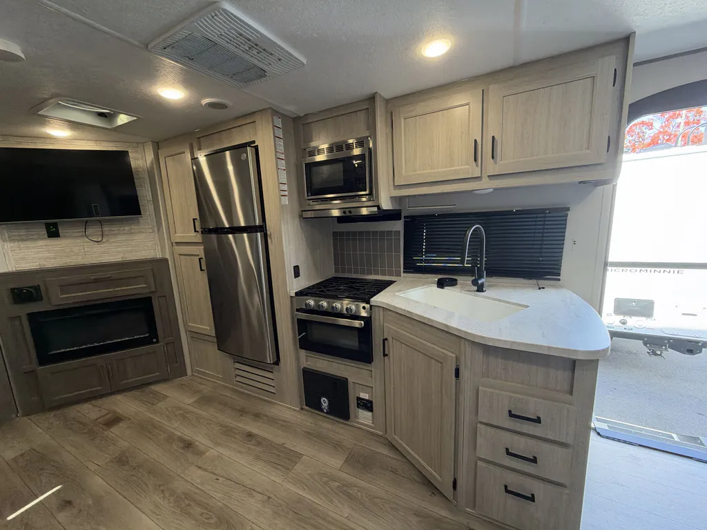2025 Forest River Aurora 28BHS, Photos photo 3