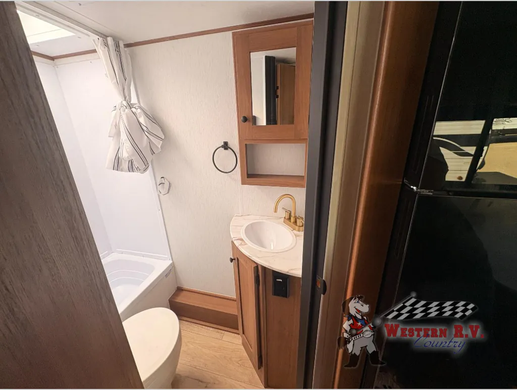 2027 Coachmen Apex Nano 186BH, Photos photo 7