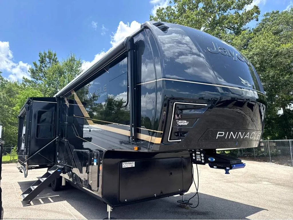 2027 Jayco Pinnacle 32RLTS - Photo 2
